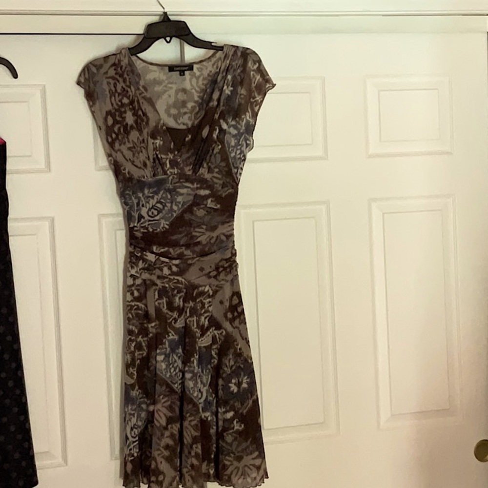 Karen Kane sleeveless v-neck dress size small